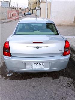 کرایسلەر 300